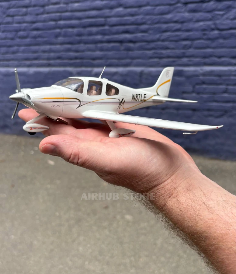 Custom Aircraft Cirrus SR20 1:36