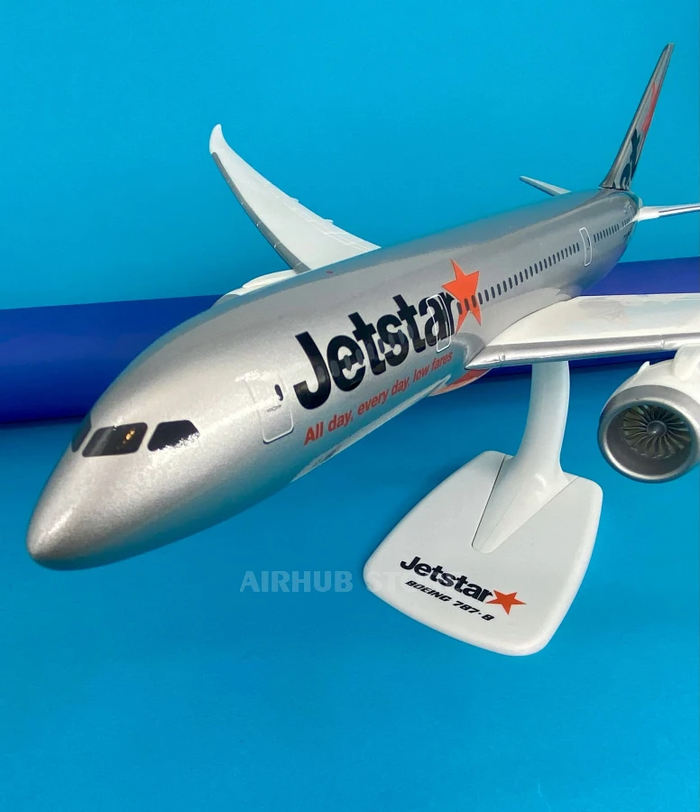 Aircraft Model Boeing 787-8 Jetstar 1:200