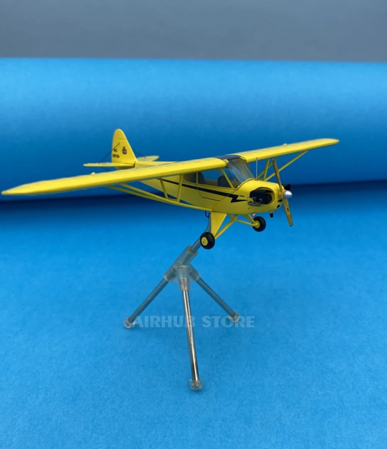 Aircraft Model Piper J-3 CUB 1:72