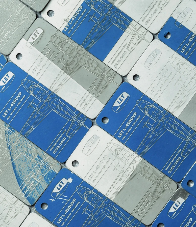 Let L-410UVP Keychain