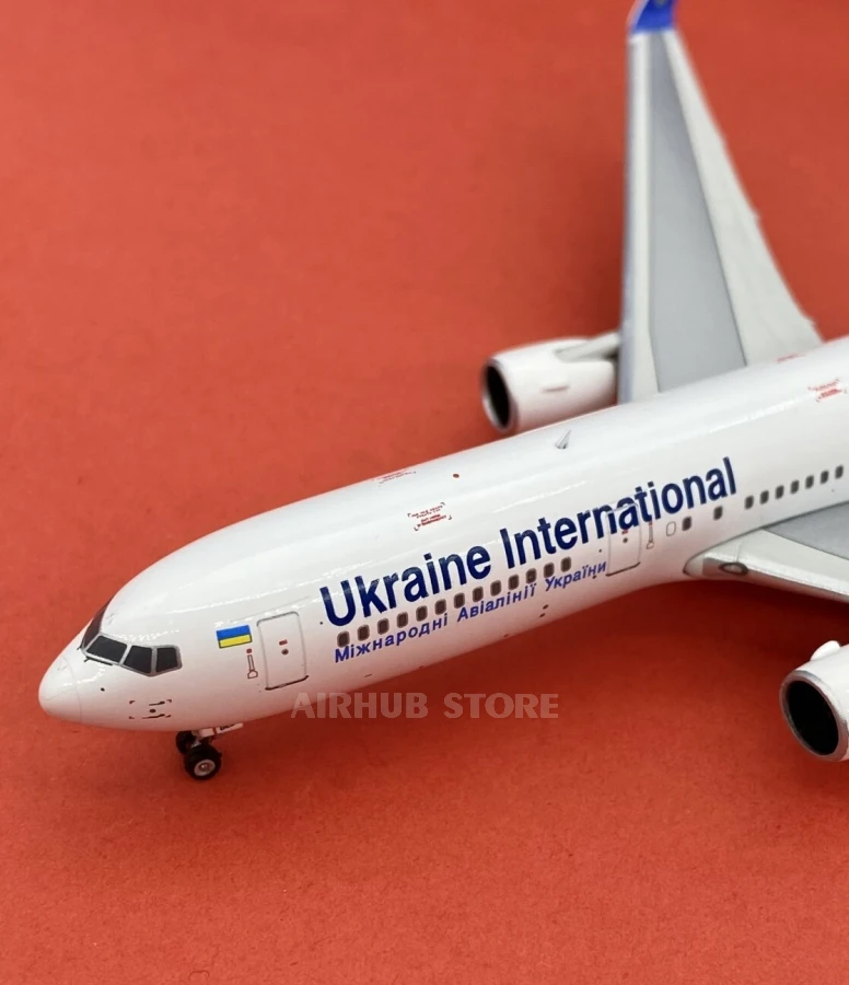 Aircraft Model Boeing B767-300ER UIA 1:400