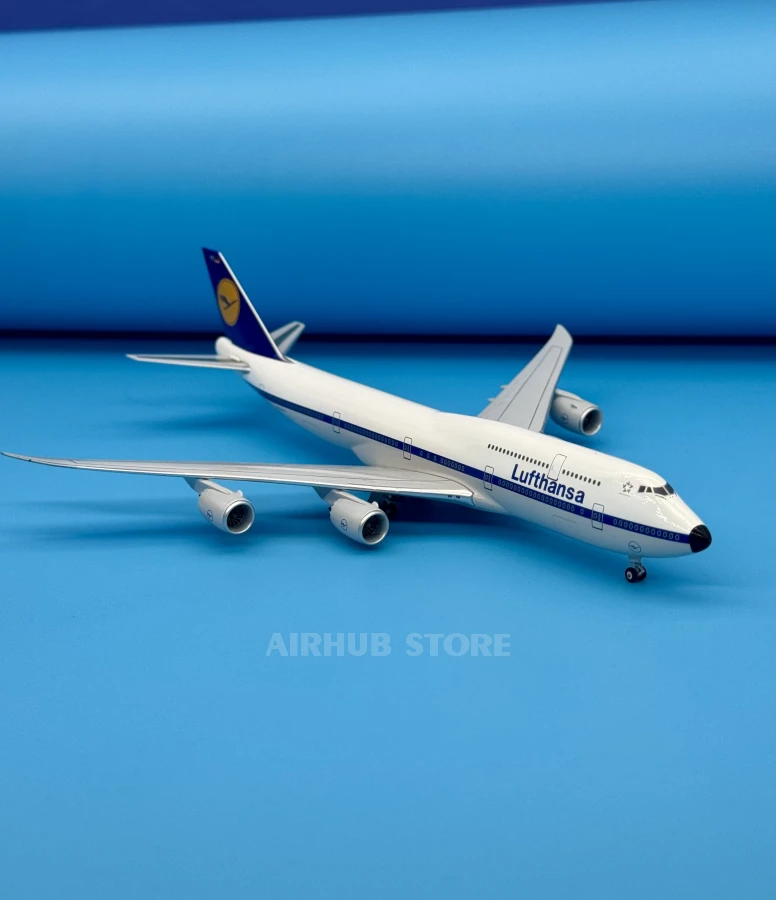 Aircraft Model Boeing B747-8 Lufthansa Retro 1:400