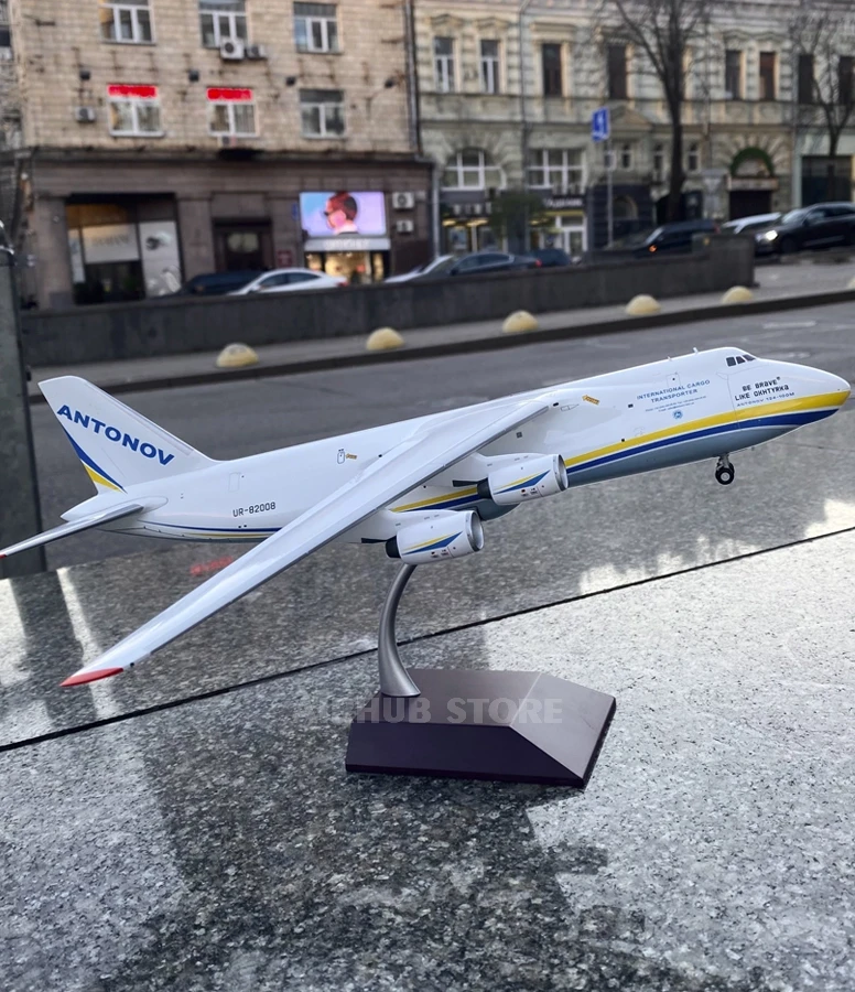 Metal Aircraft Model Antonov An-124 Ruslan 1:200