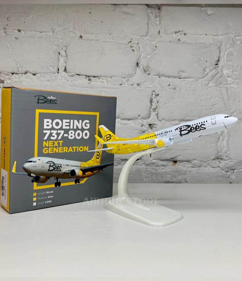 Aircraft Model Boeing B737-800 Bees Airline 1:250