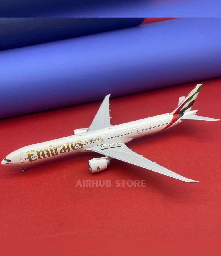 Aircraft Model Boeing 777-300ER Emirates A6-ENV 1:400