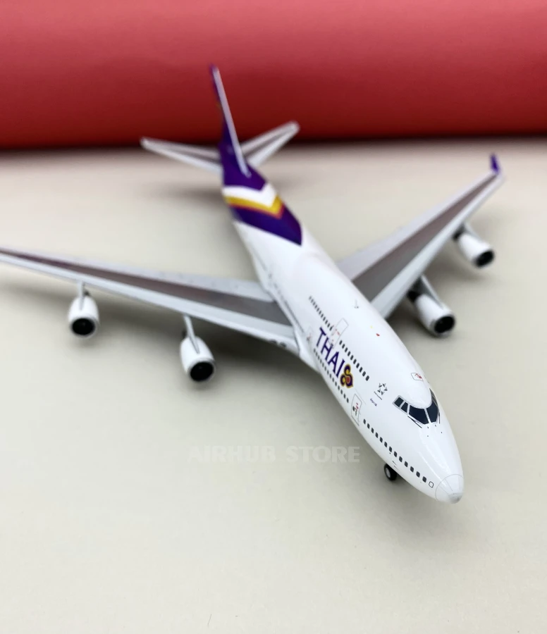 Aircraft Model Boeing 747-400 Thai Airways 1:400