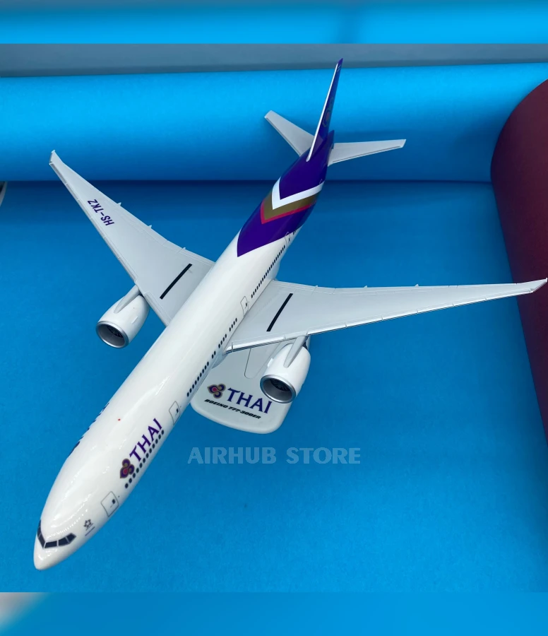 Aircraft Model Boeing B777-300ER Thai Airways 1:200