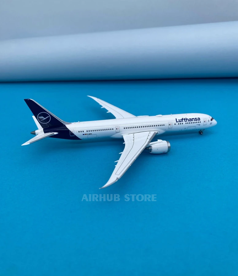 Aircraft Model Boeing 787-9 Dreamliner Lufthansa 1:400