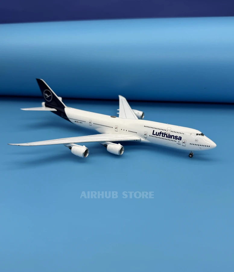Aircraft Model Boeing B747-8 Lufthansa 1:400