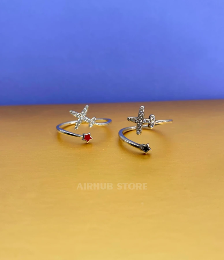 Airplane with a small star Ring