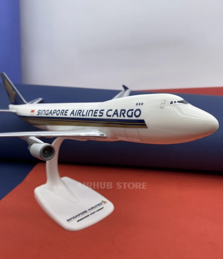 Aircraft Model Boeing 747-400F Singapore Airlines Cargo 1:250