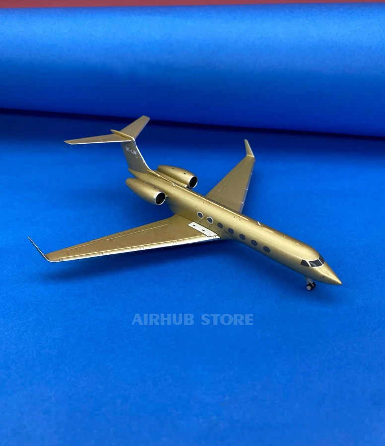 Aircraft Model Gulfstream G550 Avcon Jet 1:200