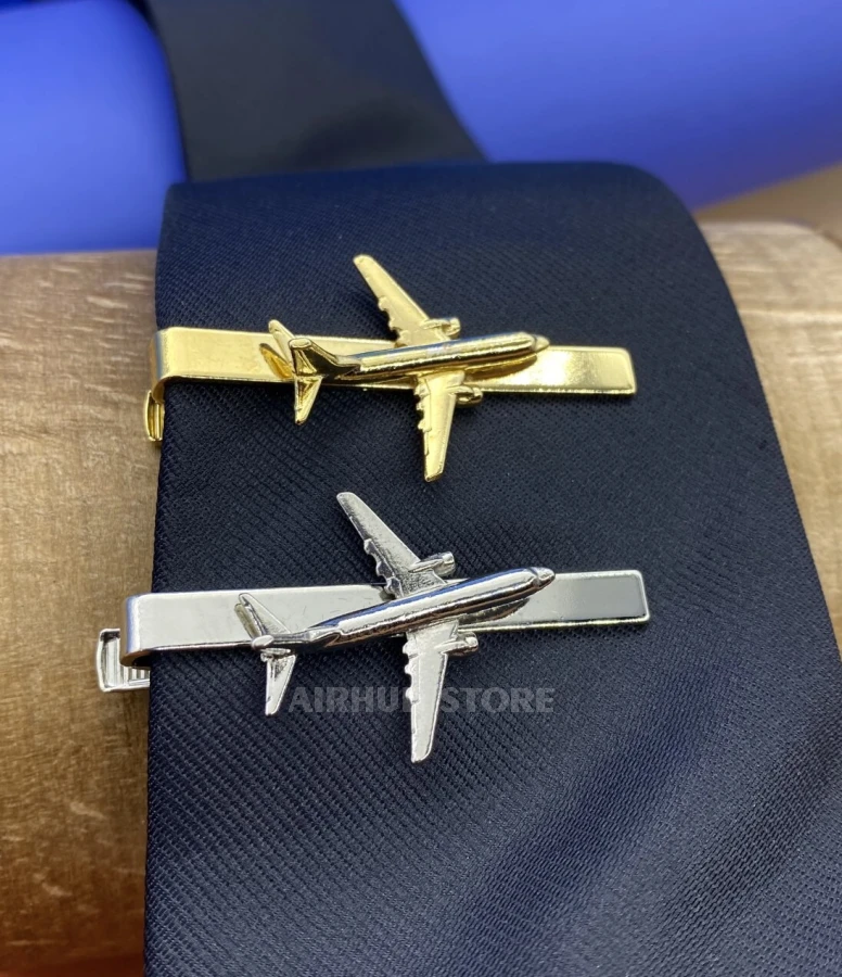 Boeing B737 tie clip