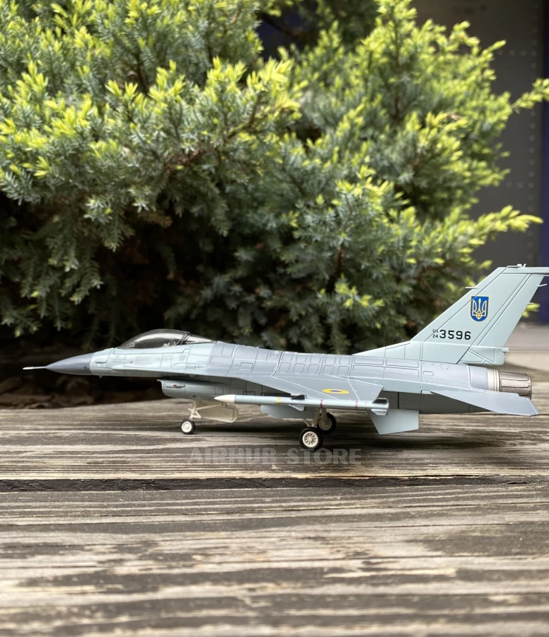 Aircraft Model F-16AM Fighting Falcon 1:72