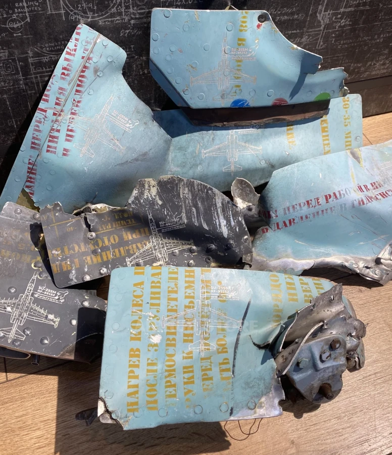 Parts Inscriptions from the downed Russian Su-25SM RF-95152