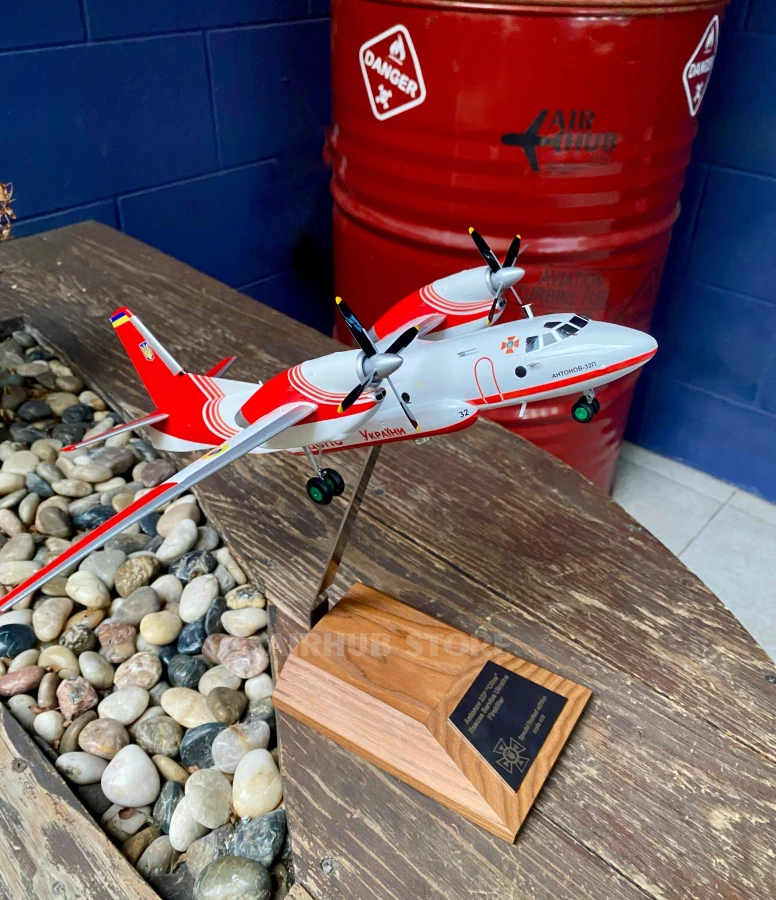 Aircraft Model Antonov An32 P Ukraine Air Force Rescue Service 1:72