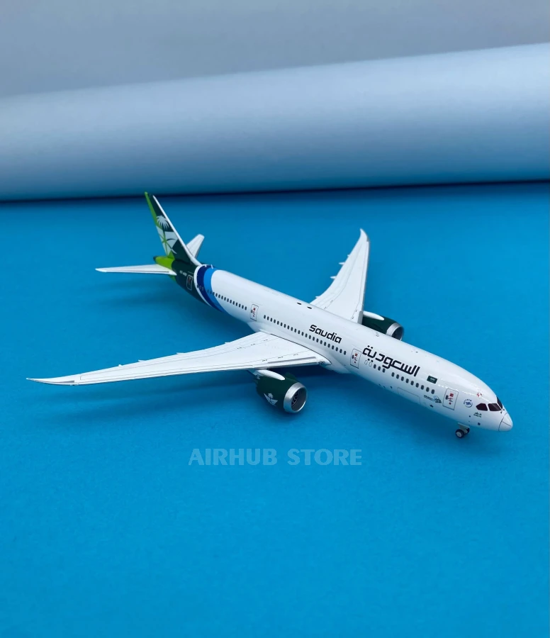 Aircraft Model Boeing 787-9 Dreamliner Saudi Arabian Airlines 1:400