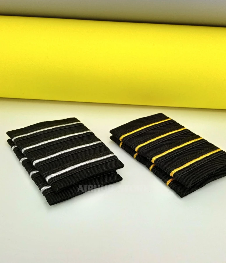 Captain's shoulder straps thin 4 stripes