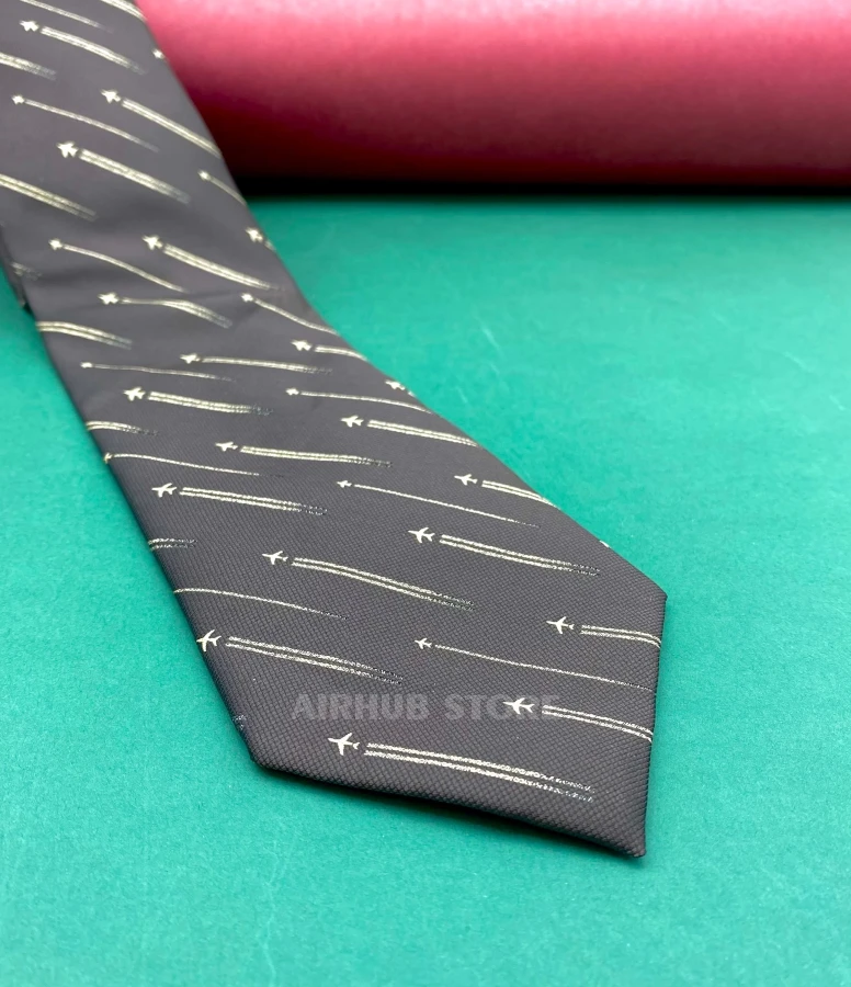 Tie airplanes in flight