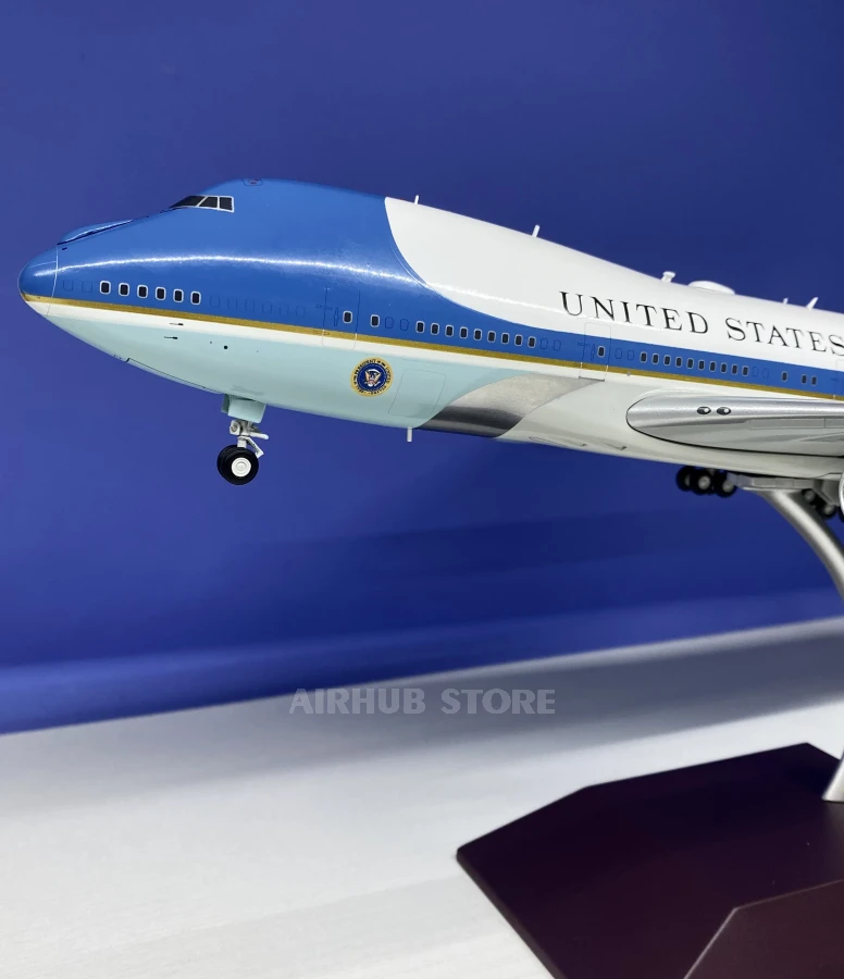 Aircraft Model VC-25 (Boeing 747-200) United States Air Force 1:200
