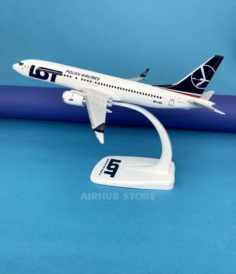 Aircraft Model Boeing 737 MAX 8 LOT 1:200