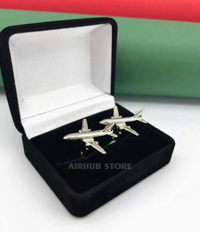 Cufflinks Airplane Boeing B737