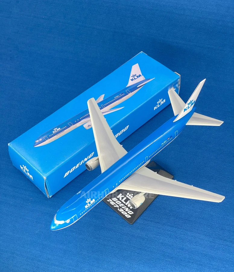 Model of a Boeing 767-300 KLM 1:250