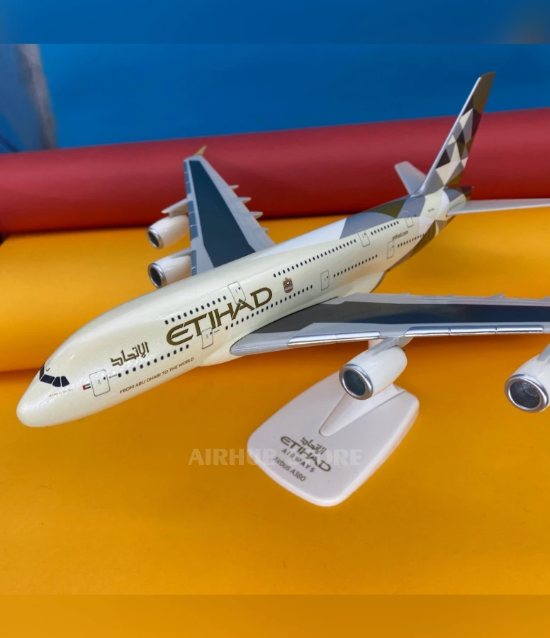 Aircraft Model Airbus A380 Etihad Airways A6-APA 1:250