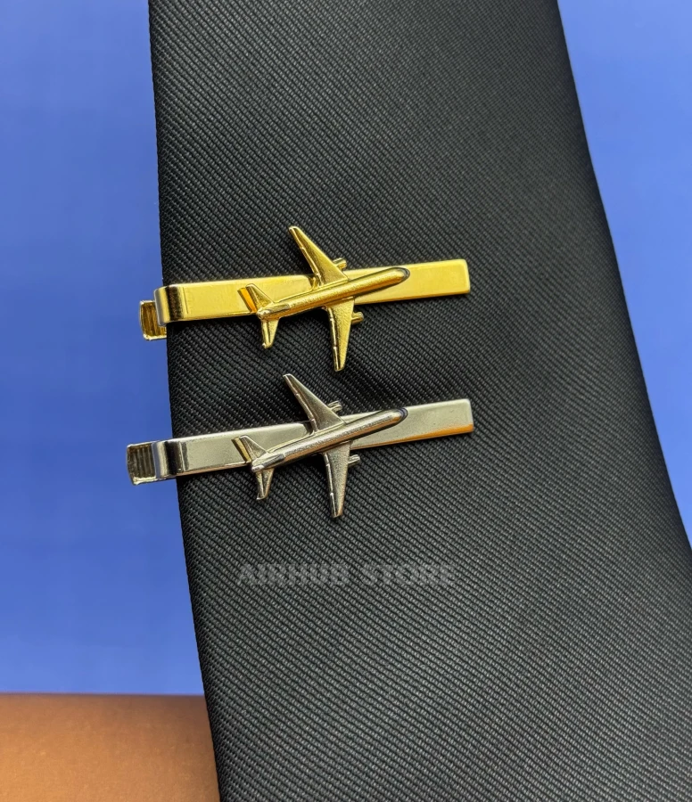 Boeing B757 tie clip