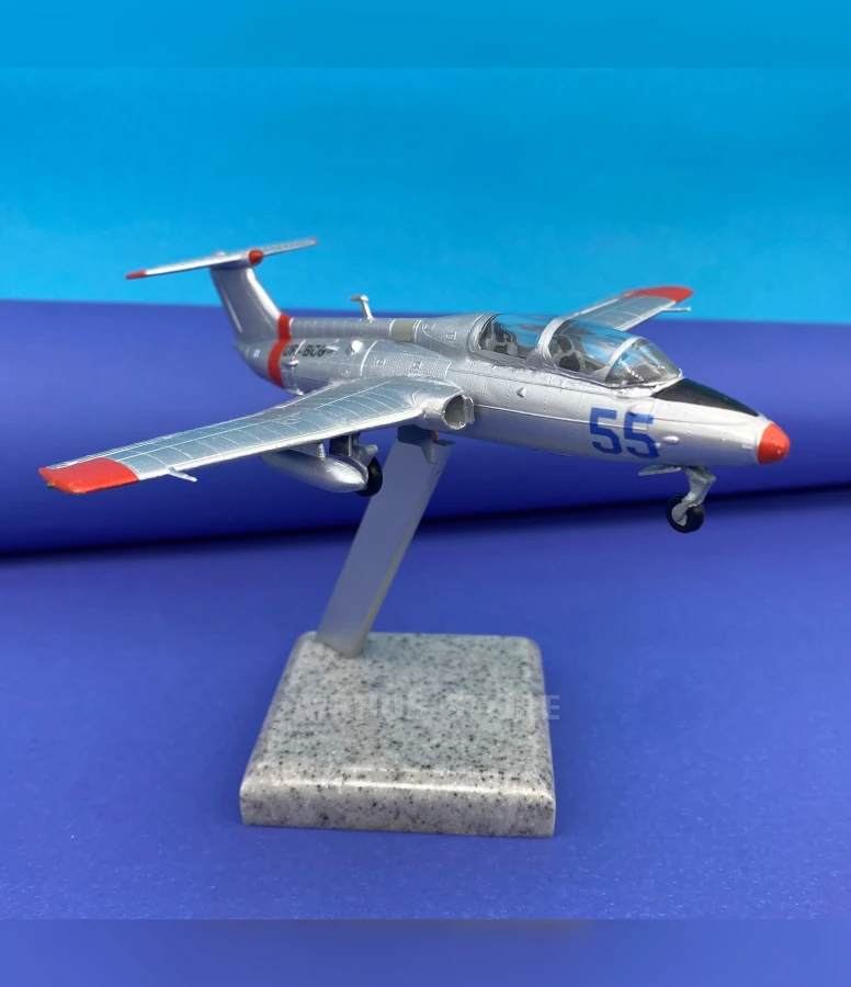 Custom Aircraft Aero L-29 1:72