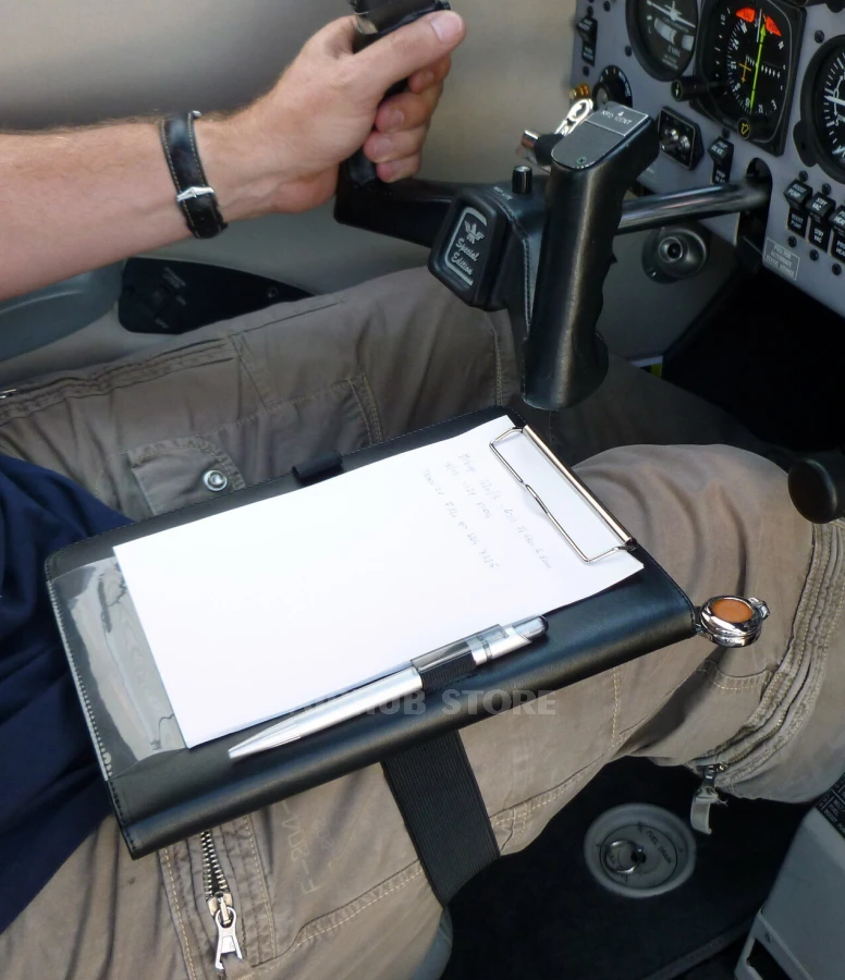 i-Pilot pilot's knee tablet