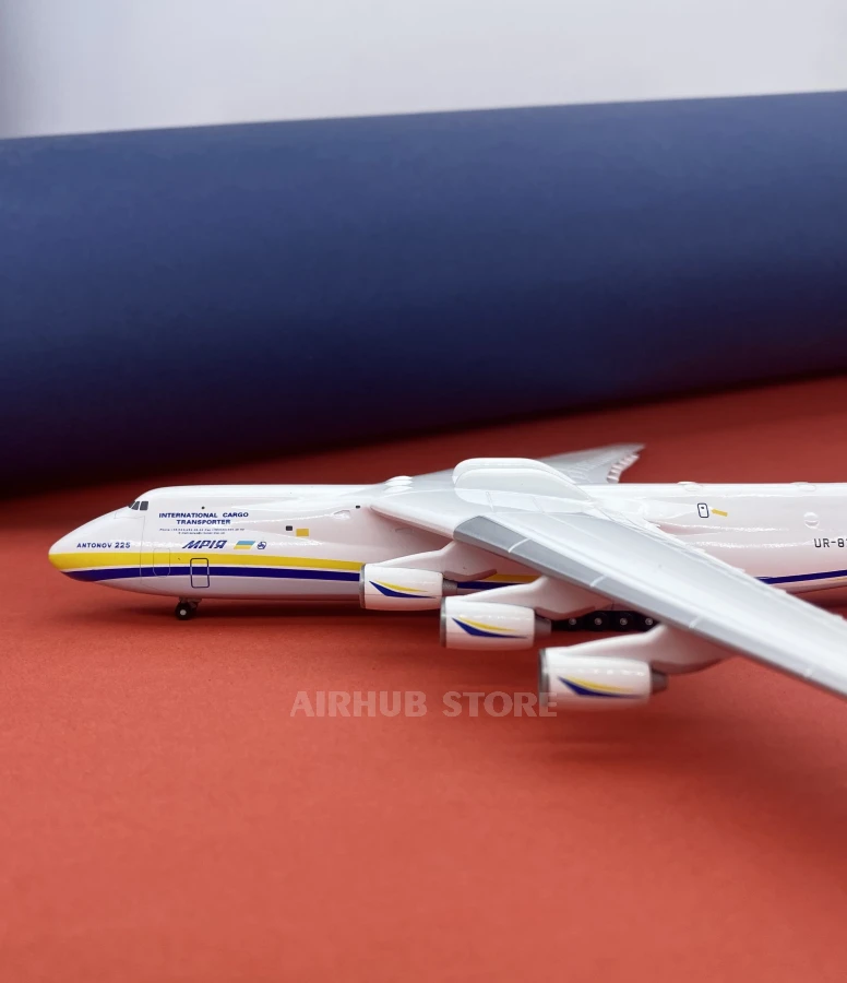 Aircraft Model Antonov  AN-225 Mriya 1:400