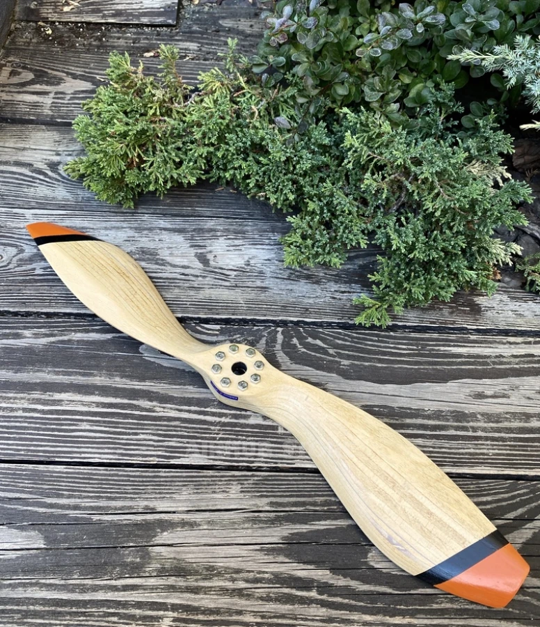 Decorative propellers black & orange