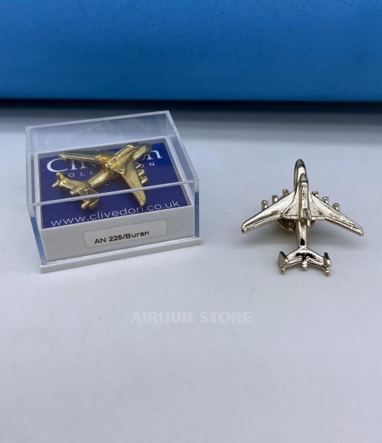 Pin AN-225 with Buran in box